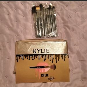 KYLIE Makeup Brush Set